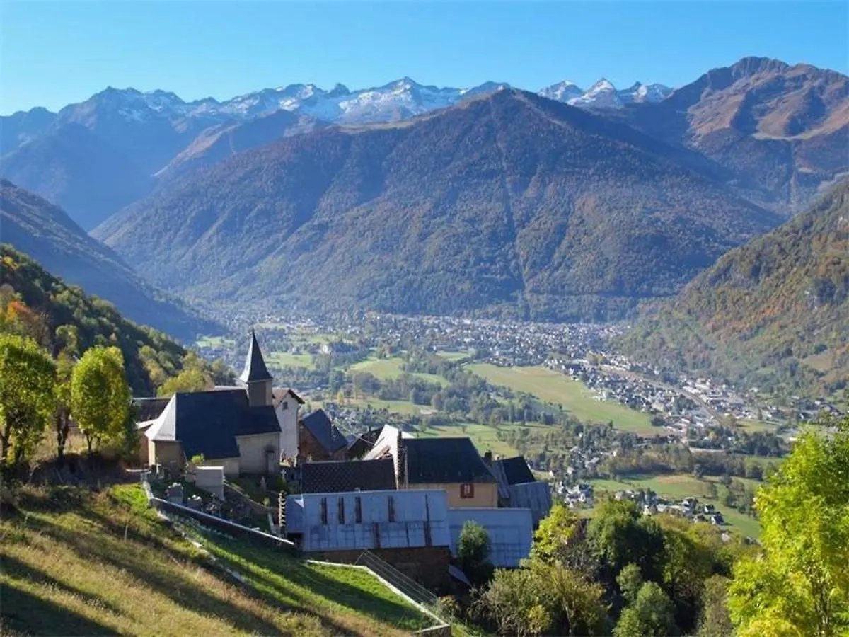 Charmant T2 A Luchon Pres Des Thermes - Vue Montagne, Parking, Equipe, 5Eme Etage Avec Ascenseur - Fr-1-313-135 Apartment Bagneres-de-Luchon 0*,  France